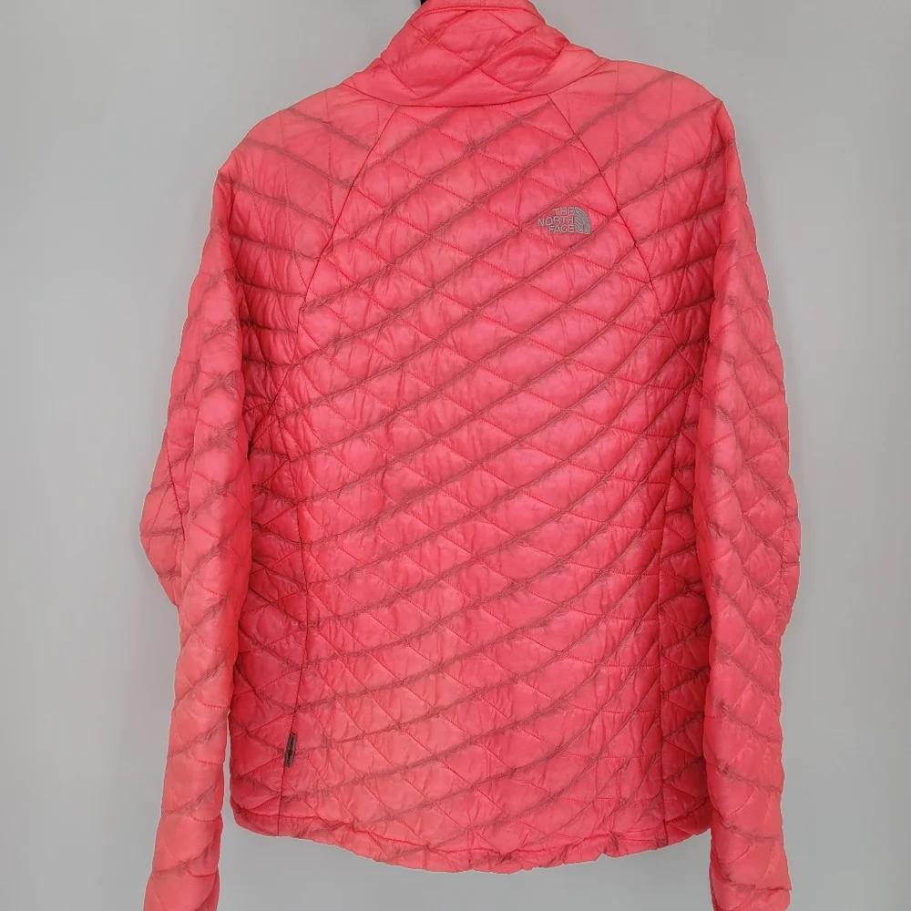 The North Face Pink Puffer Jacket - Picture 2 of 6